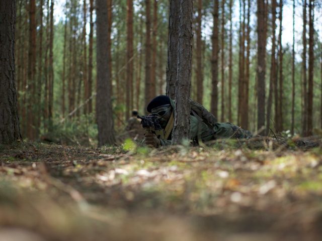 Organiser un weekend woodsball en groupe : guide pratique